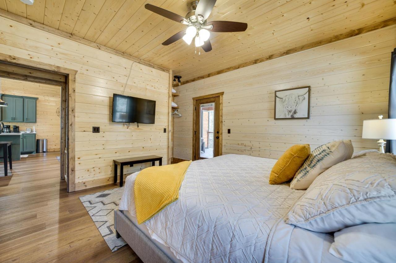 Family-friendly With Hot Tub * Broken Bow
